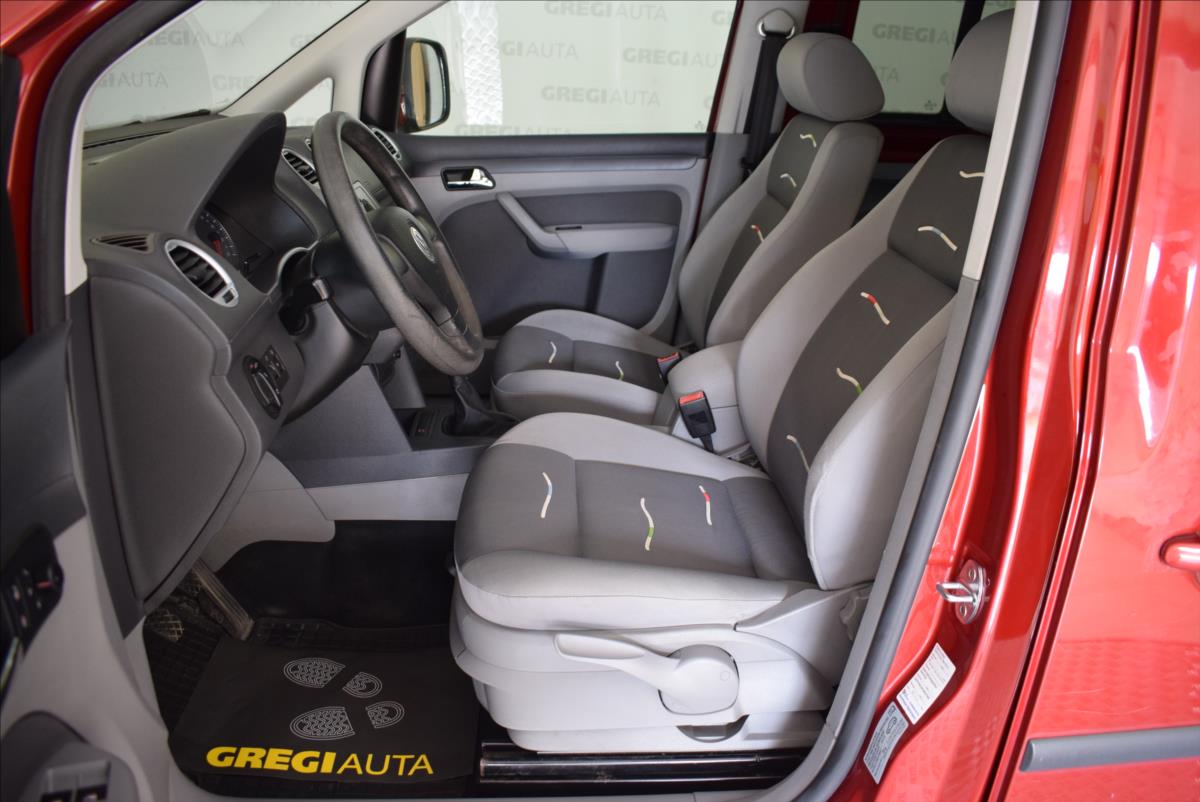 volkswagen-caddy-1-4-i-life-po-servisu-family - 9