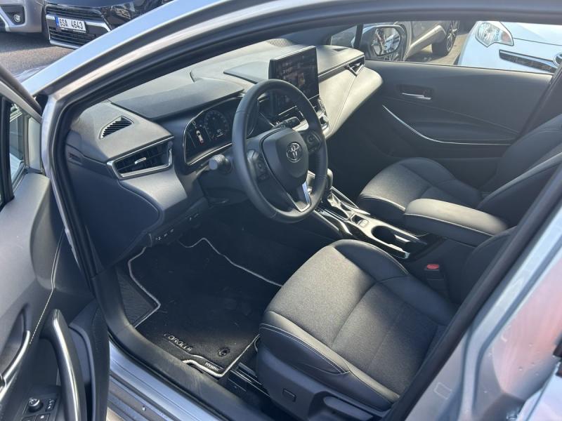 toyota-corolla-2-0l-style-hybrid - 7