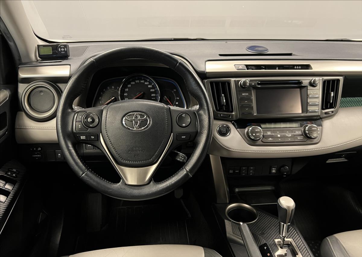 toyota-rav4-2-2-d-cat-at-style-awd - 4
