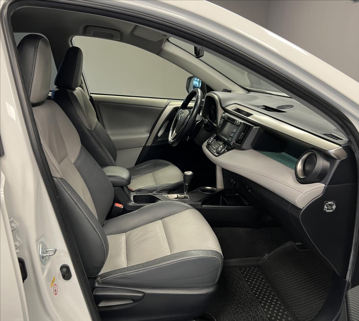 toyota-rav4-2-2-d-cat-at-style-awd - 6