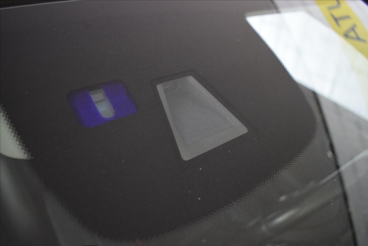 mercedes-benz-tridy-e-350cdi-pr-servis-super-stav - 8