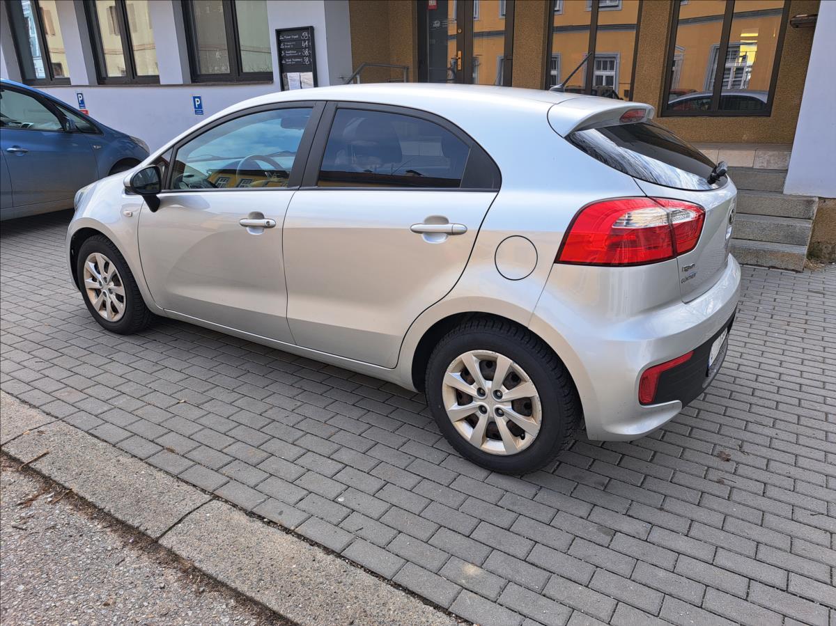 kia-rio-1-1-crdi-comfort - 5