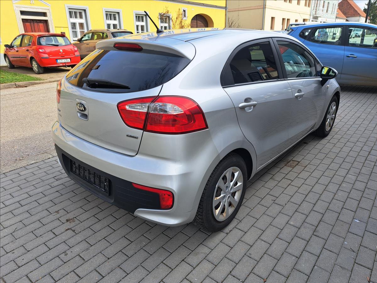 kia-rio-1-1-crdi-comfort - 8