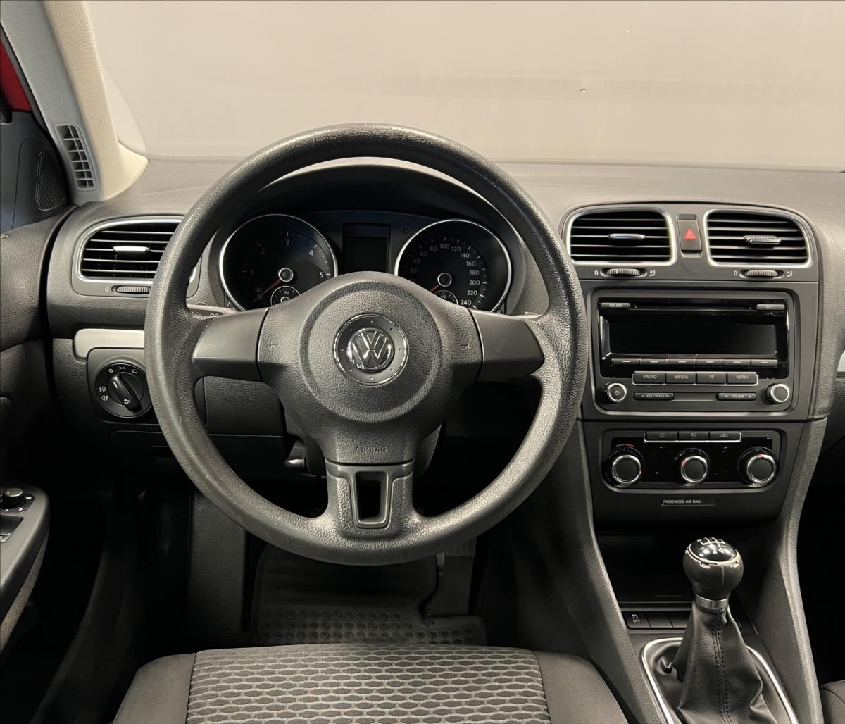 volkswagen-golf-1-6-trendline-variant - 4