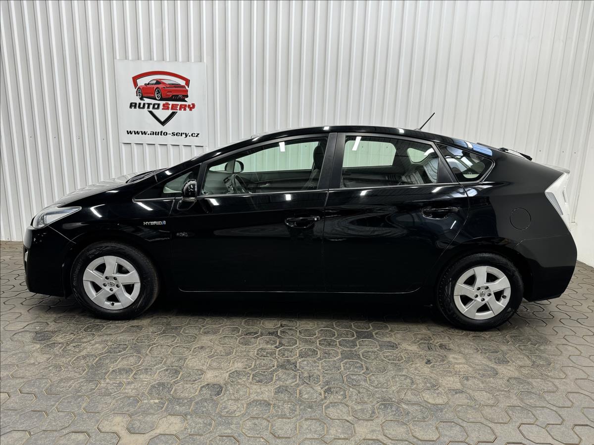 toyota-prius-1-8-vvt-i-hsd - 3