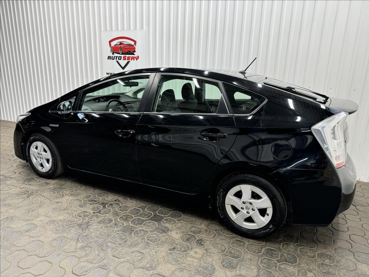 toyota-prius-1-8-vvt-i-hsd - 4