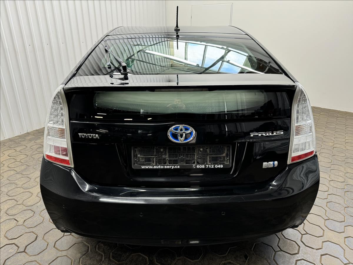 toyota-prius-1-8-vvt-i-hsd - 6