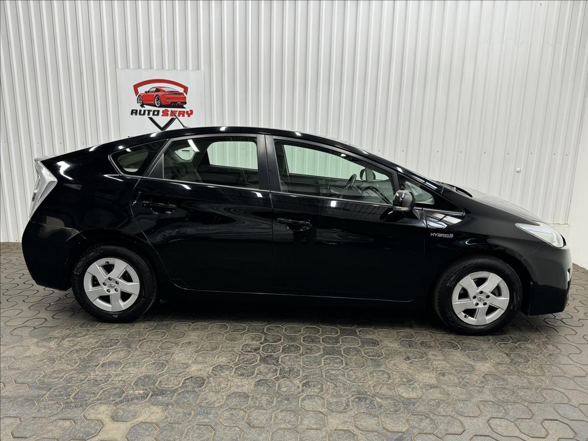 toyota-prius-1-8-vvt-i-hsd - 9