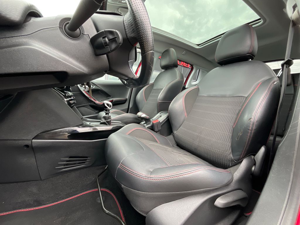 peugeot-2008-1-2-130k-gt-line-zaruka-servis - 7
