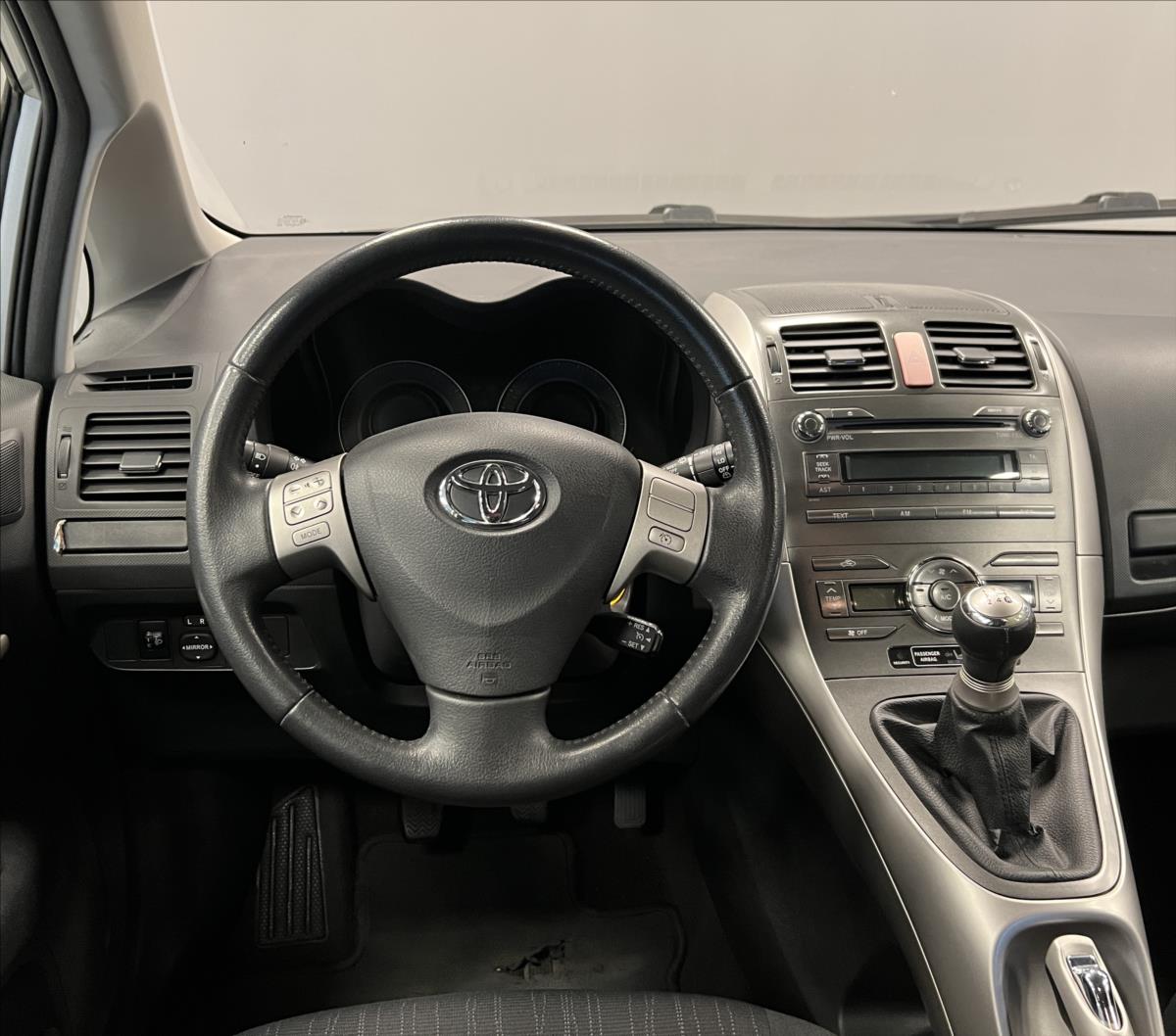 toyota-auris-1-6-vvt-i-sol - 4