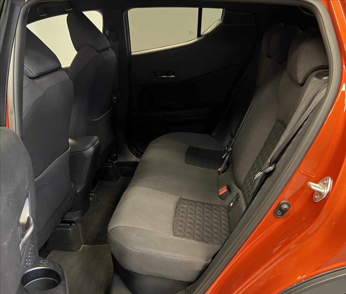 toyota-c-hr-1-8-style - 9