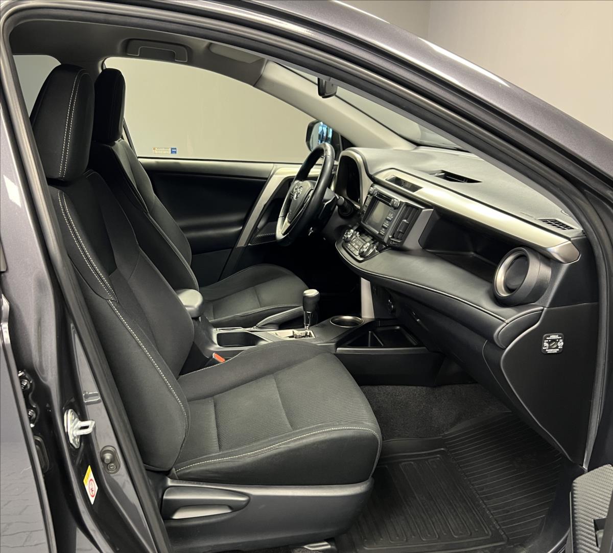 toyota-rav4-2-0-at-active-design-awd - 6