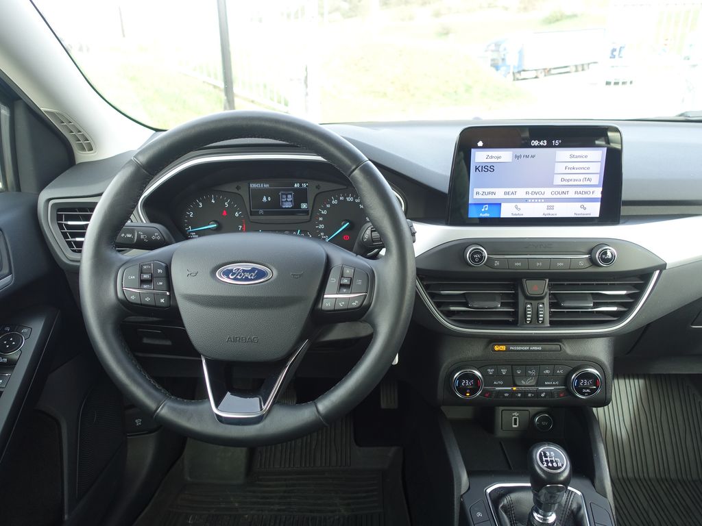 ford-focus-1-0-ecoboost-zimni-paket - 8