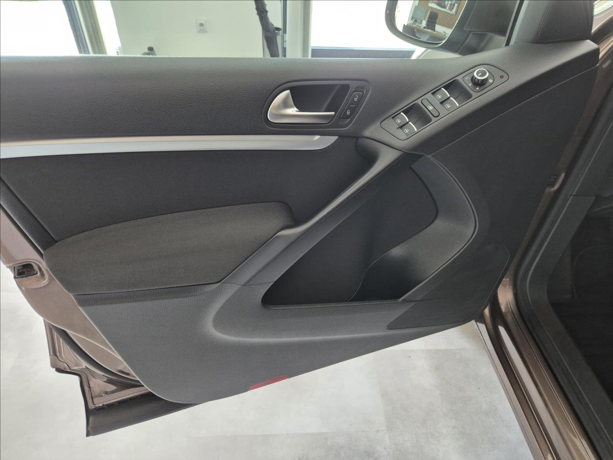 volkswagen-tiguan-2-0-tdi-4-motion-r-line - 8