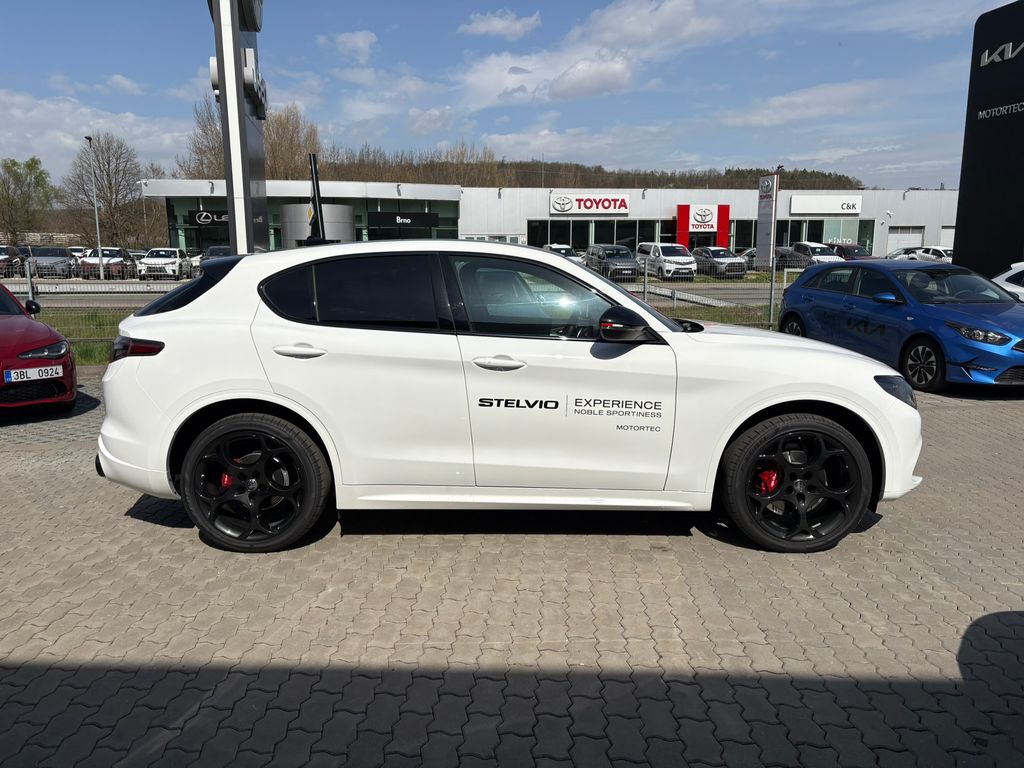 alfa-romeo-stelvio - 5