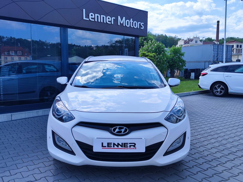 hyundai-i30-1-6-crdi-81kw-trikolor - 1