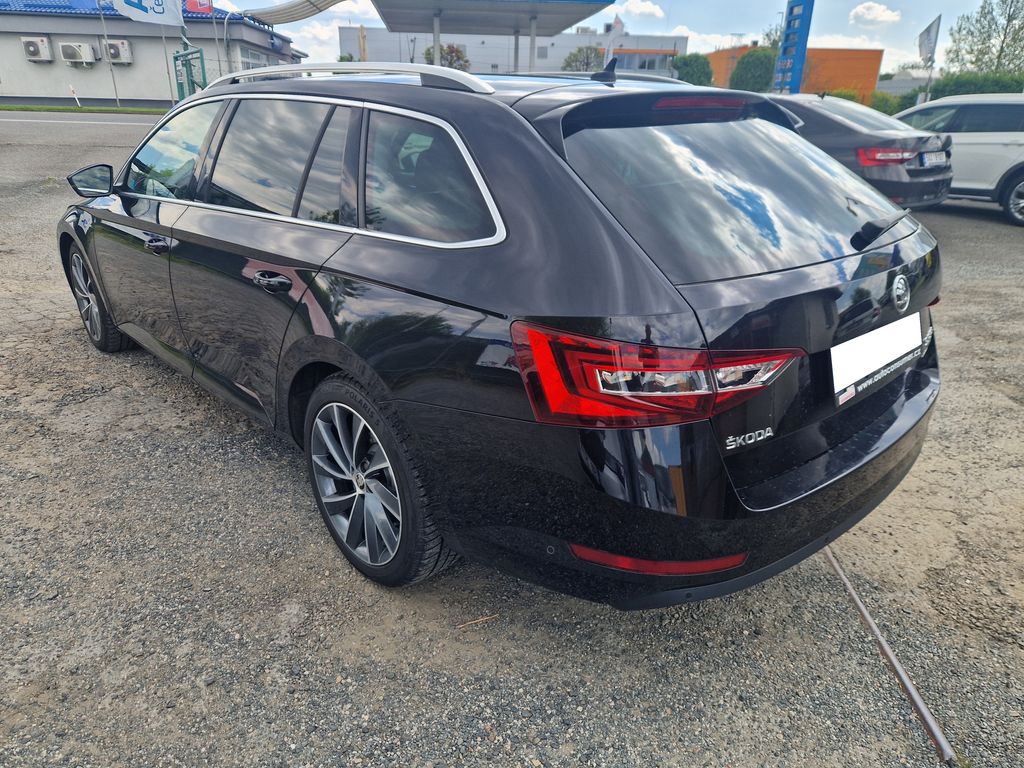 skoda-superb-combi-2-0-tdi-dsg-4x4-140kw-l - 6