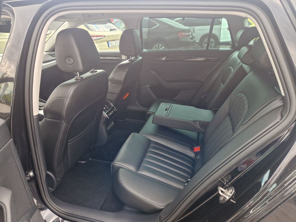 skoda-superb-combi-2-0-tdi-dsg-4x4-140kw-l - 9