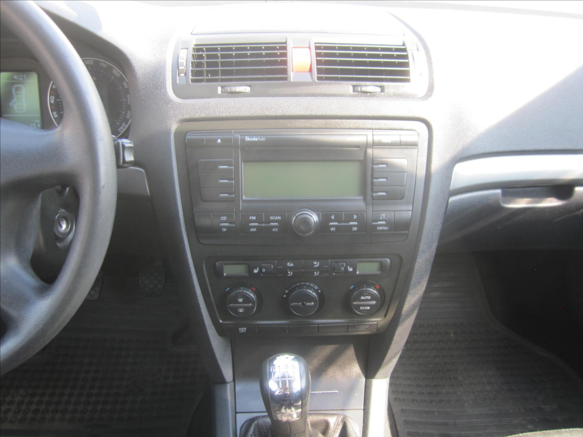 skoda-octavia-1-9tdi-elegance-aut-klima - 8