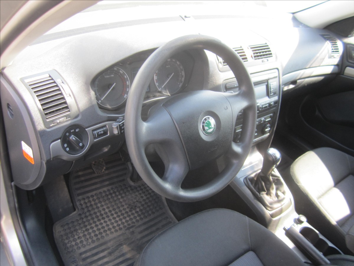 skoda-octavia-1-9tdi-elegance-aut-klima - 9