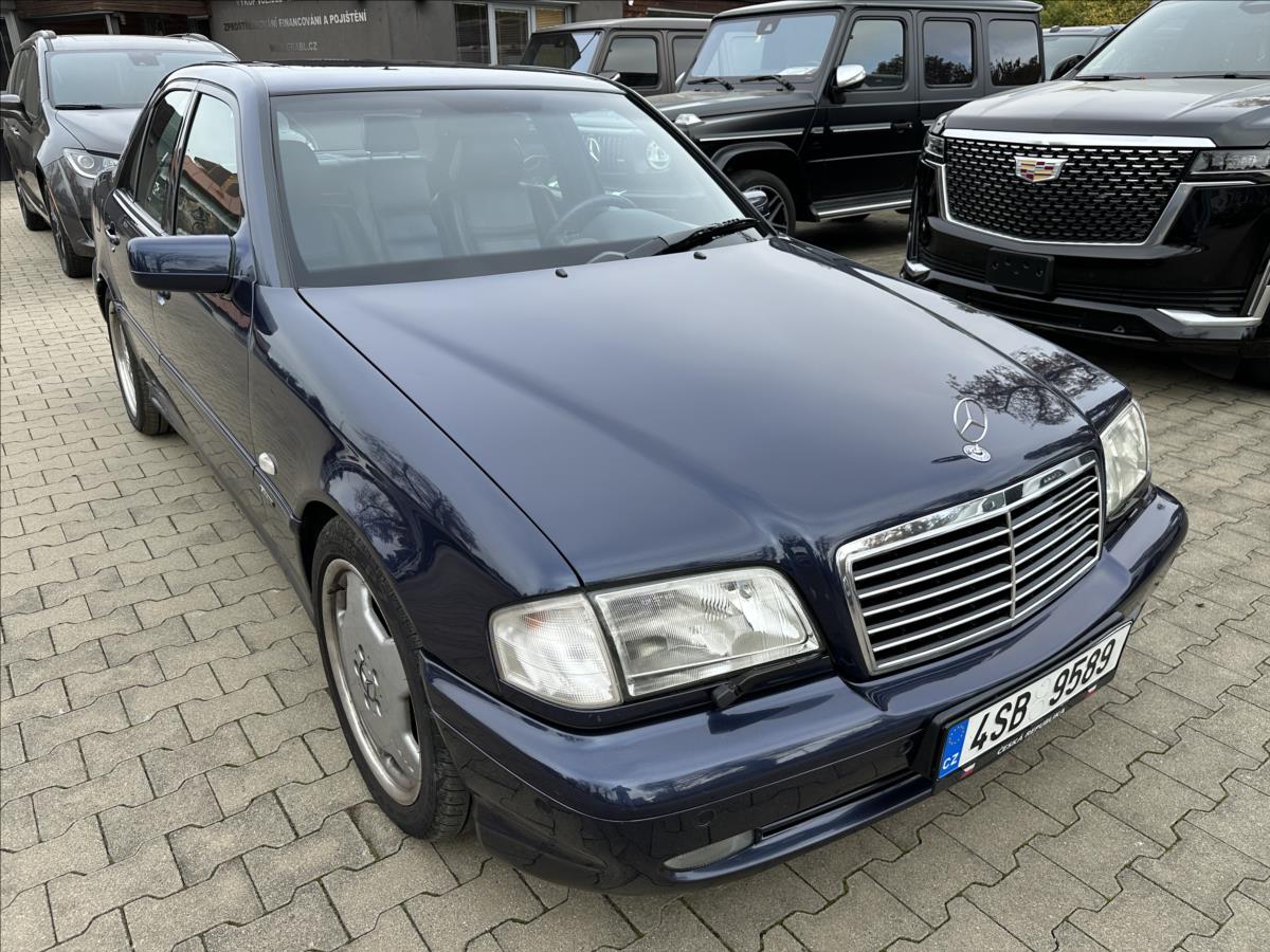 mercedes-benz-tridy-c-4-3-43-amg - 2