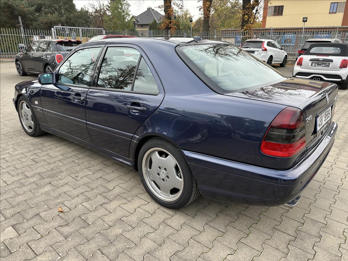 mercedes-benz-tridy-c-4-3-43-amg - 8