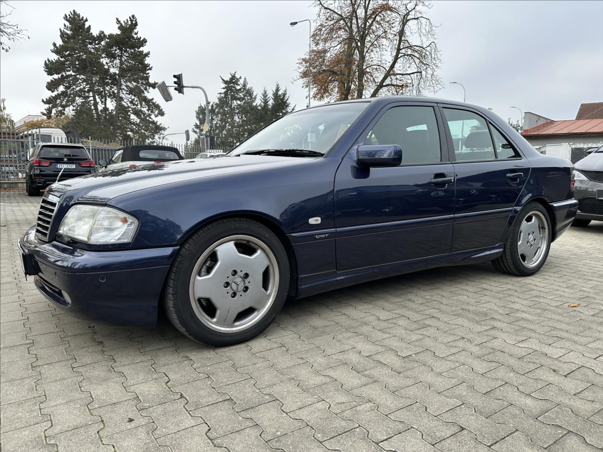 mercedes-benz-tridy-c-4-3-43-amg - 9