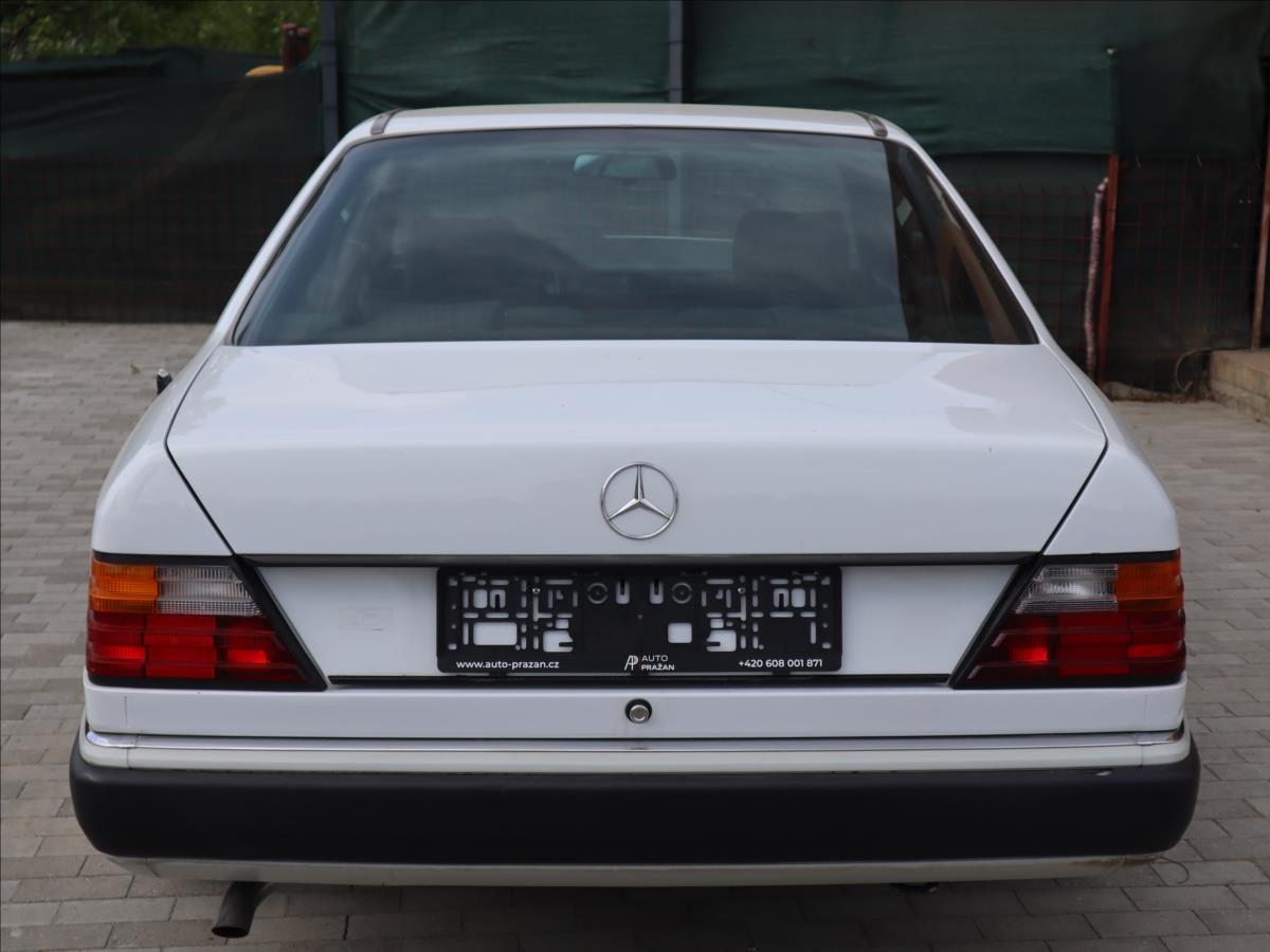 mercedes-benz-200-2-0-124-e-coupe-sportline - 4