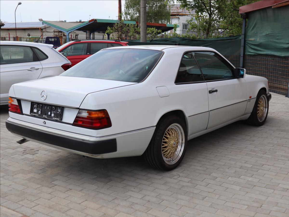 mercedes-benz-200-2-0-124-e-coupe-sportline - 5