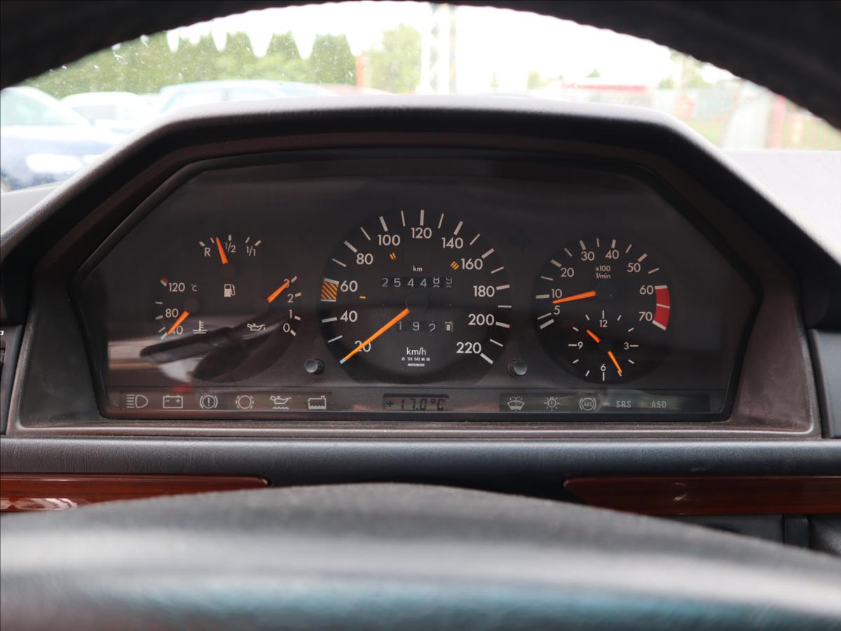 mercedes-benz-200-2-0-124-e-coupe-sportline - 7