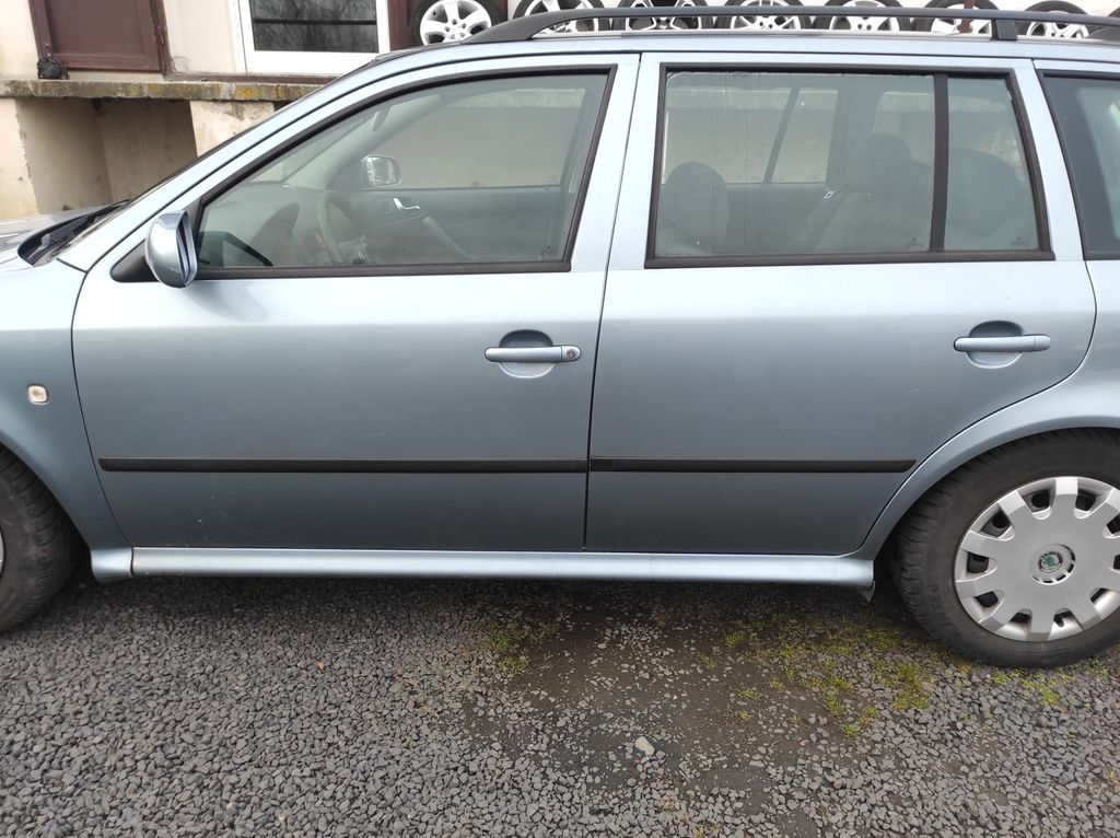 skoda-octavia-2-0-ambiente-combi - 1