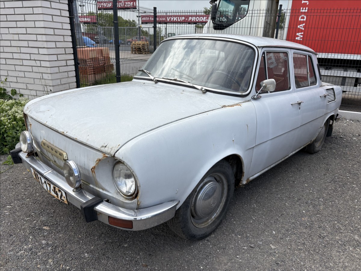 Škoda 1,0   Škoda 100