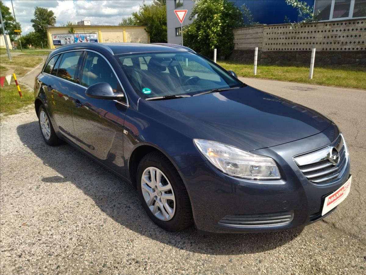 opel-insignia-1-8-sports-tourer - 2