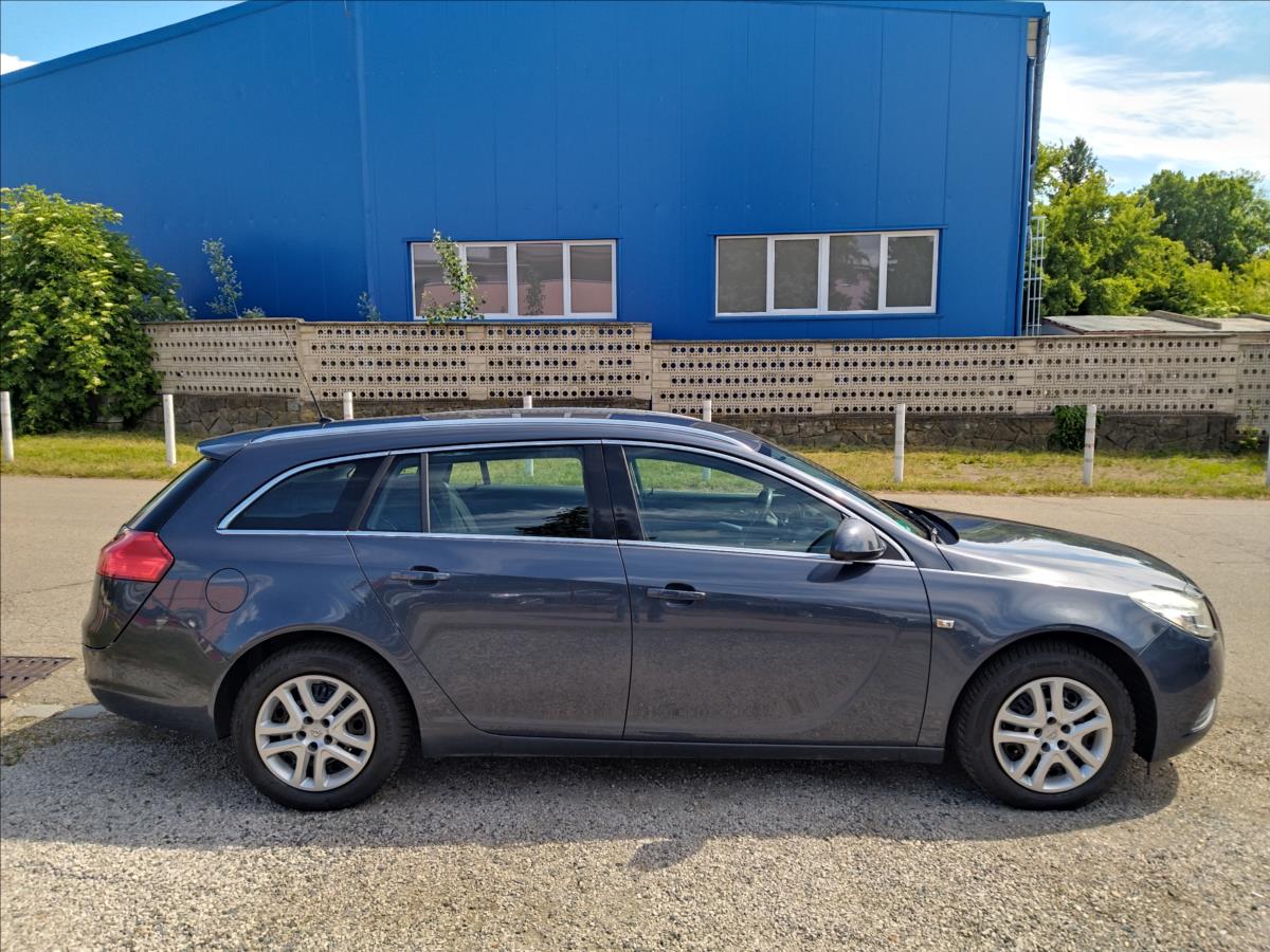 opel-insignia-1-8-sports-tourer - 4