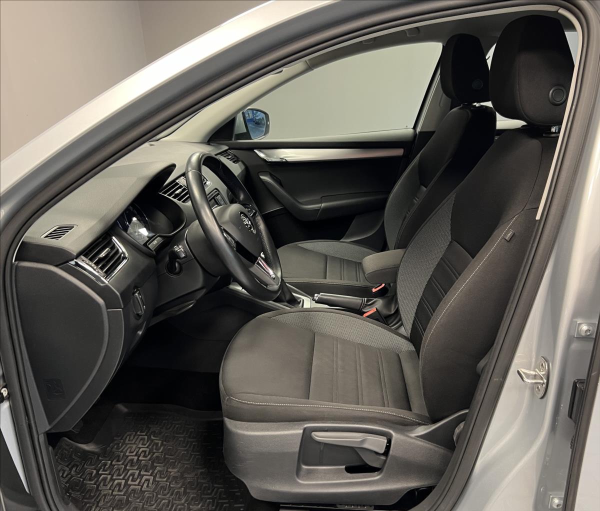 skoda-octavia-1-6-tdi-ambition-plus - 9