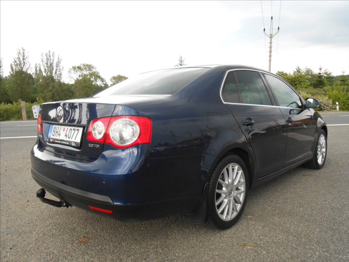 volkswagen-jetta-2-0-tdi-125-kw-cz-serviska - 2