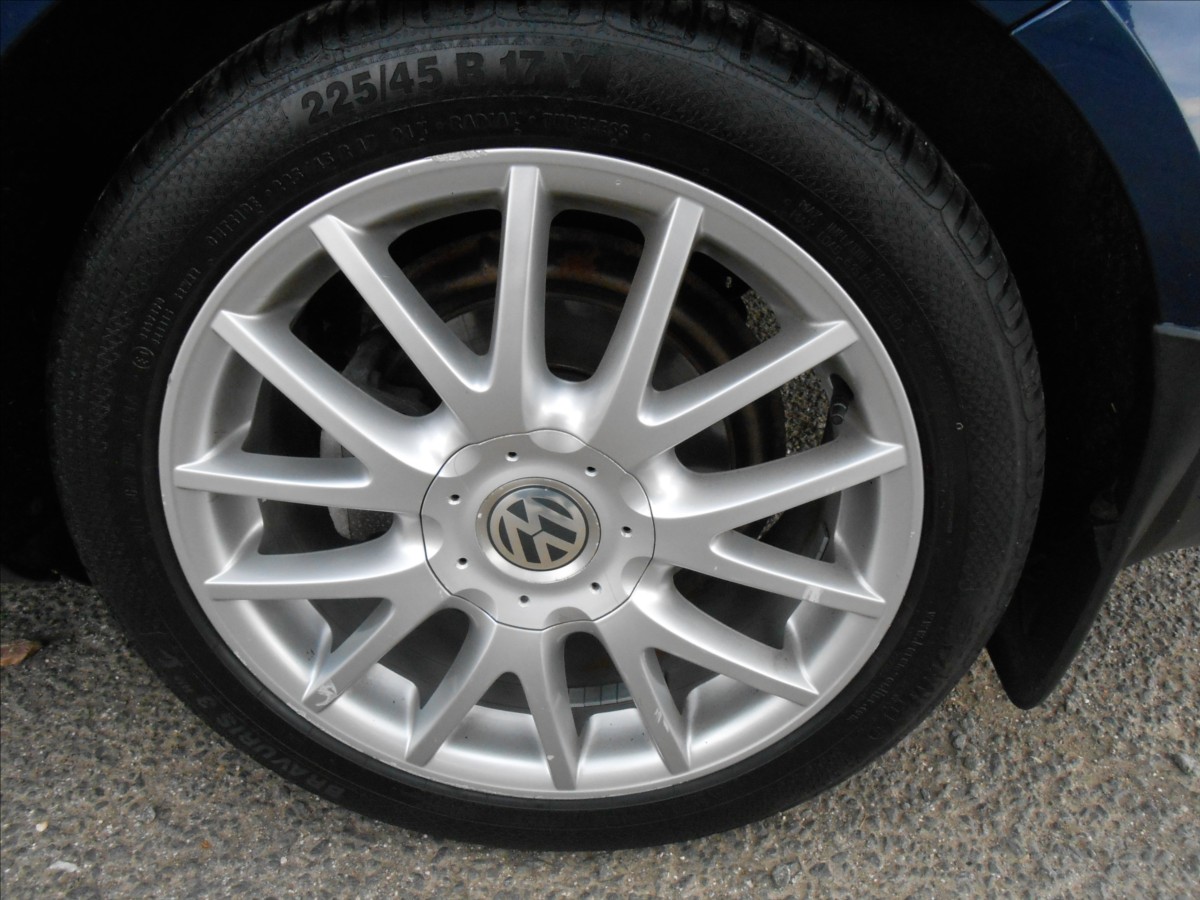 volkswagen-jetta-2-0-tdi-125-kw-cz-serviska - 4