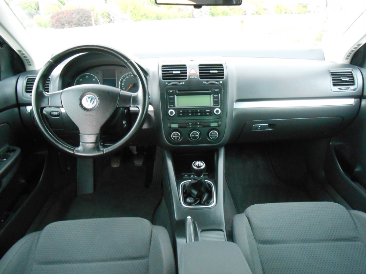 volkswagen-jetta-2-0-tdi-125-kw-cz-serviska - 5