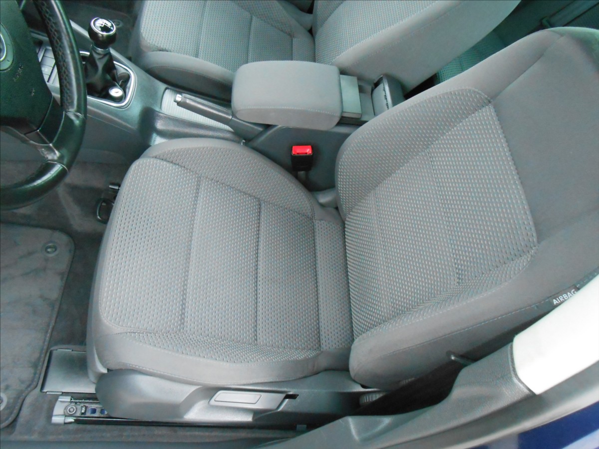 volkswagen-jetta-2-0-tdi-125-kw-cz-serviska - 7