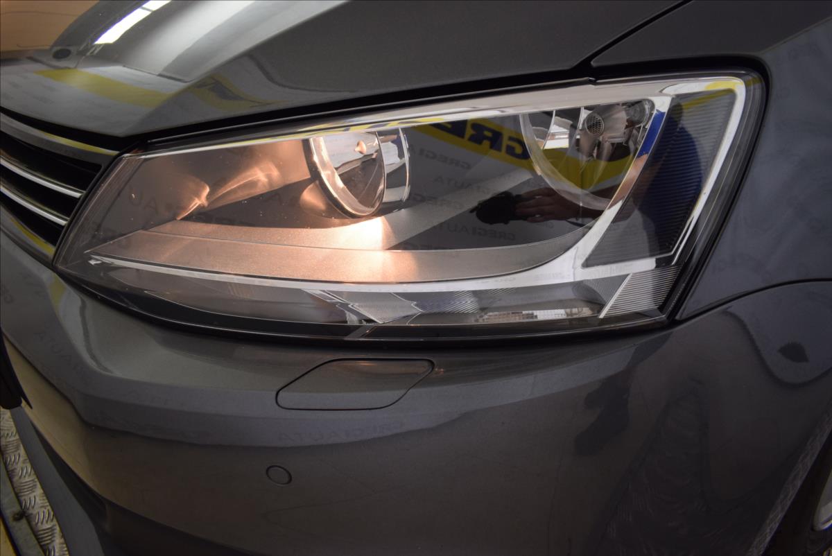 volkswagen-jetta-1-2-tsi-pr-servis-top-stav - 7