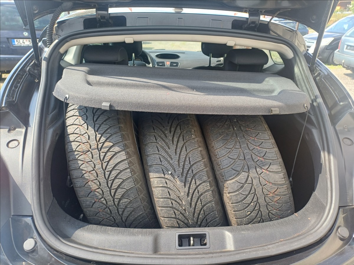renault-megane-1-5 - 8
