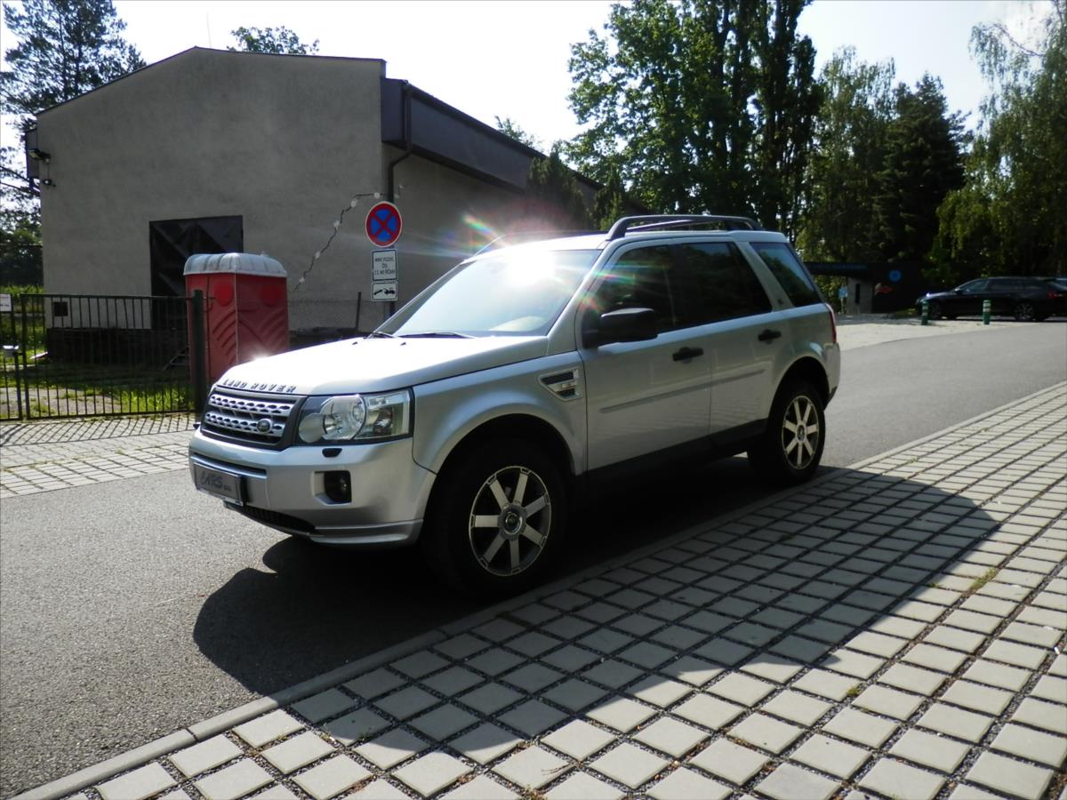 Land Rover Freelander 2,2 TD4, 4x4, Autom. Navi, Tažné