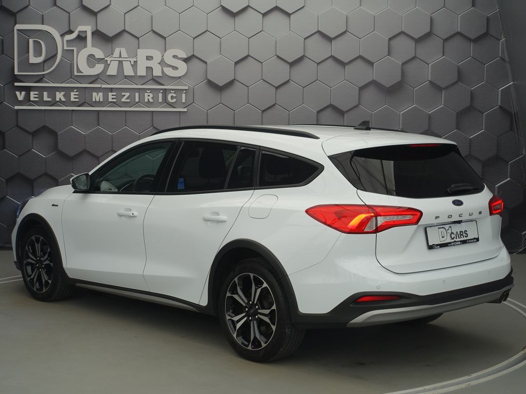 ford-focus-2-0-ecoblue-active-led-svetla - 5