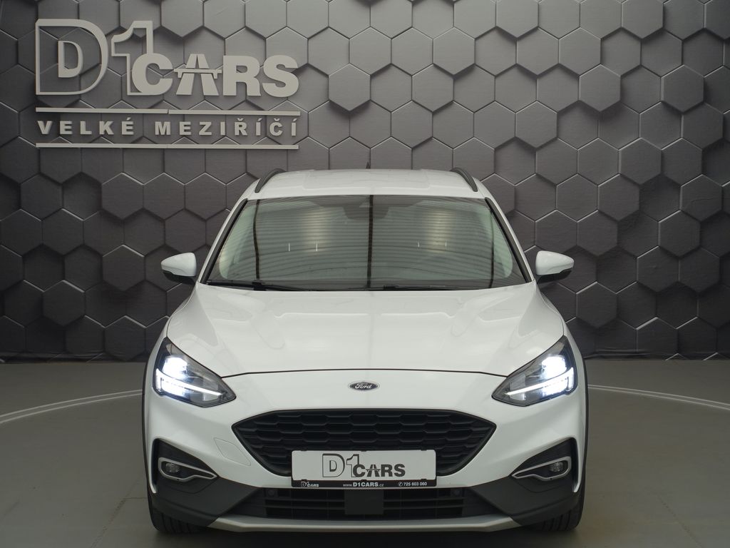 ford-focus-2-0-ecoblue-active-led-svetla - 6