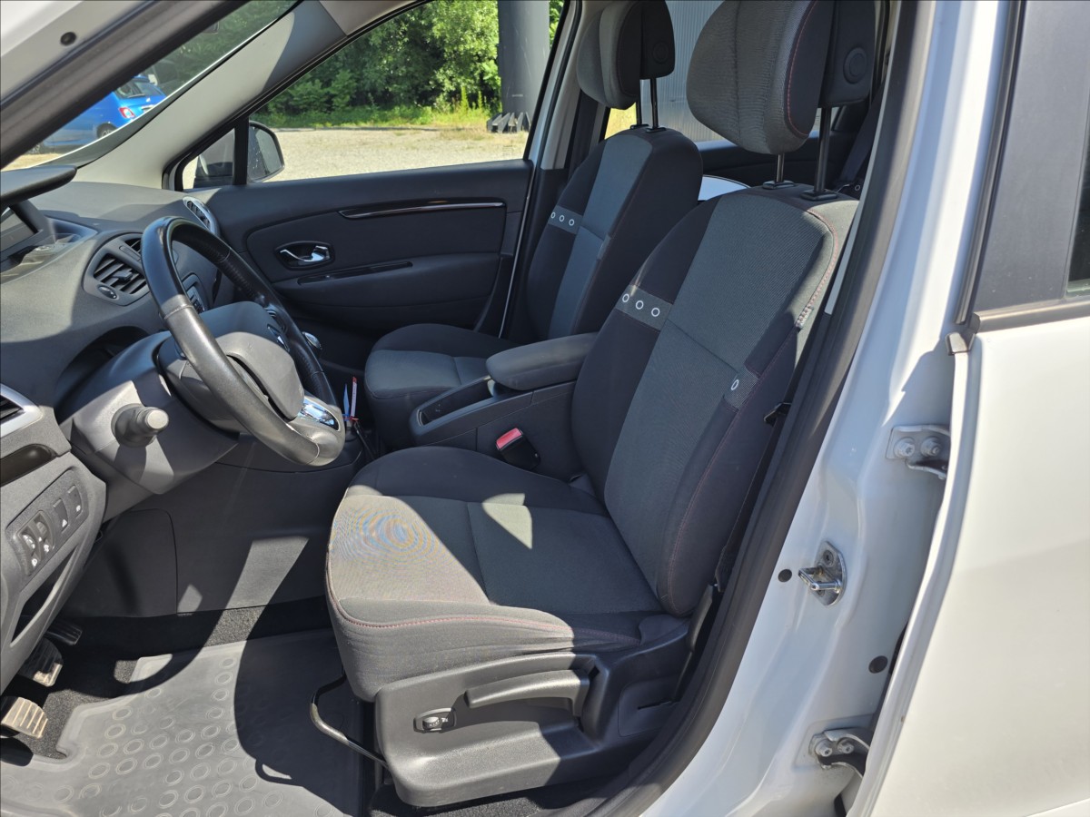 renault-scenic-1-5-tdci-81kw - 9