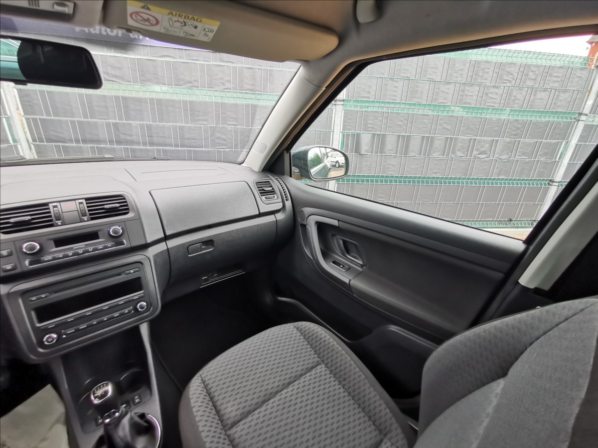 skoda-fabia-ii-1-2-tsi-ambition - 9