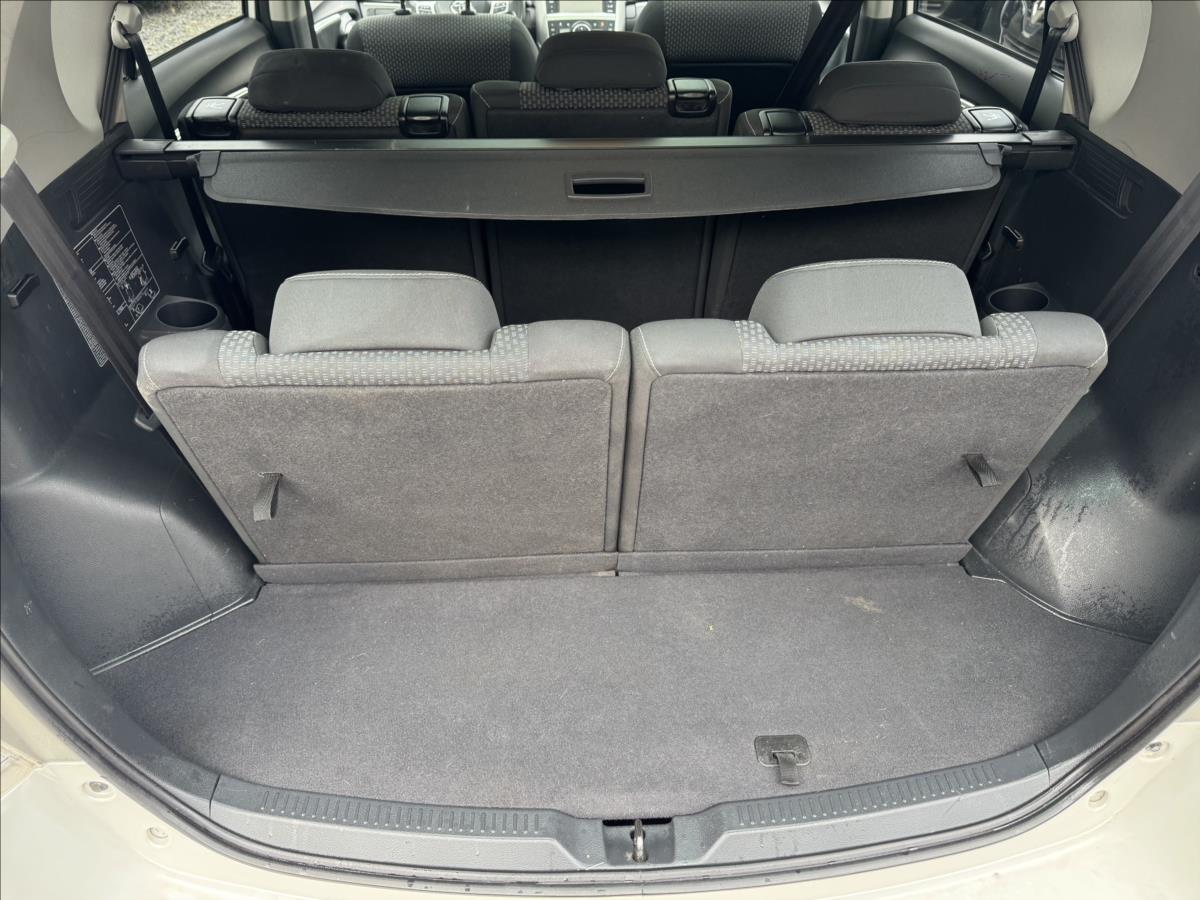 toyota-verso-2-0-7-mist-bila-metaliza - 9