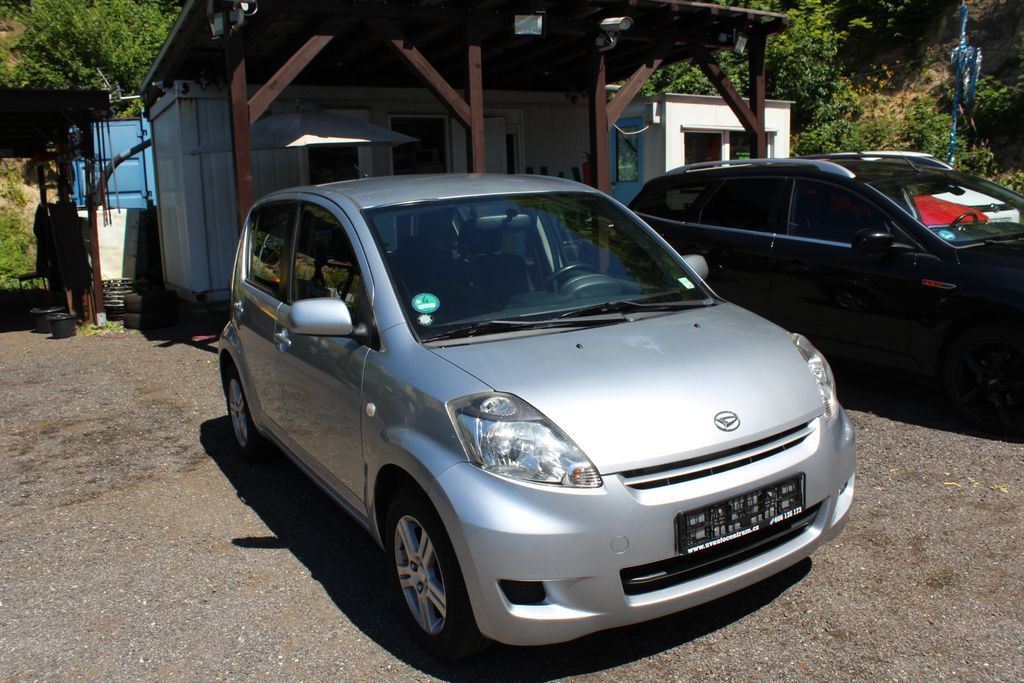 daihatsu-sirion-1-3i-serv-knizka - 2