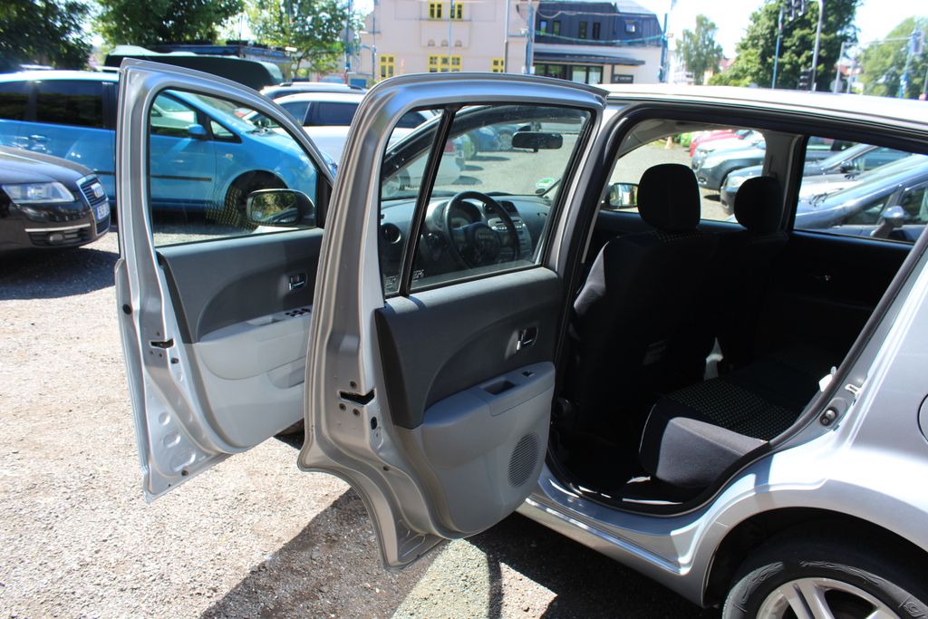 daihatsu-sirion-1-3i-serv-knizka - 8