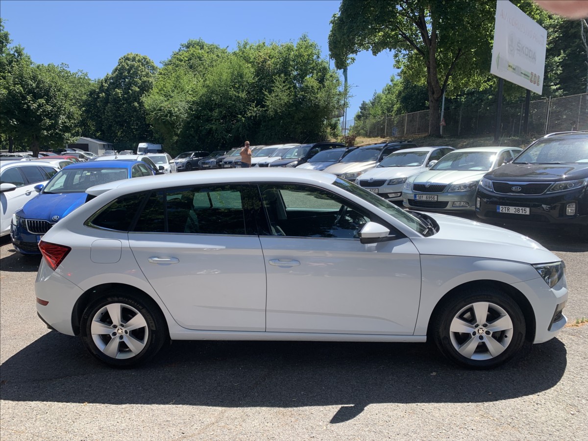 skoda-scala-1-5-tsi-style-1-maj-cr-serviska - 3